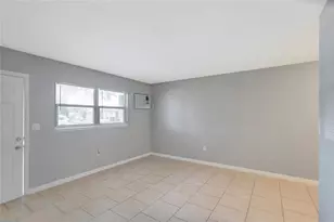 10315 N 9th St, Tampa, FL 33612 - Photo 21