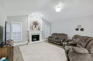 2766 Buckhorn Oaks Dr, Valrico, FL 33594 - Photo 5