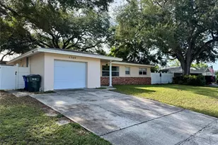 1709 Eaton Dr NE, Clearwater, FL 33756 - Photo 3