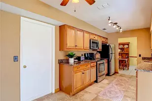 11007 Airview Dr, Tampa, FL 33625 - Photo 27