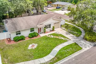 11007 Airview Dr, Tampa, FL 33625 - Photo 5