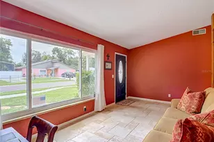 11007 Airview Dr, Tampa, FL 33625 - Photo 9