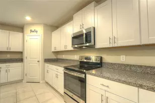 7217 Ronnie Gardens Ct, Tampa, FL 33619 - Photo 7