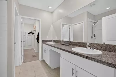 31814 Barrel Wave Way, Wesley Chapel, FL 33545 - Photo 33