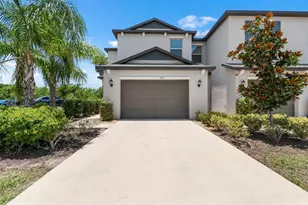 635 Royal Empress Dr, Ruskin, FL 33570 - Photo 1