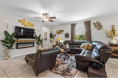 635 Royal Empress Drive, Ruskin, FL 33570 - Photo 9