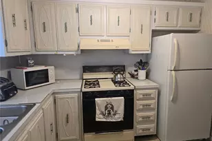 5356 81st St N, Saint Petersburg, FL 33709 - Photo 5