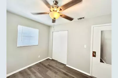 673 59th Street S, Saint Petersburg, FL 33707 - Photo 27