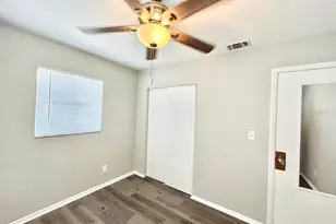673 59th St S, Saint Petersburg, FL 33707 - Photo 27