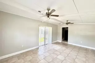 673 59th St S, Saint Petersburg, FL 33707 - Photo 7