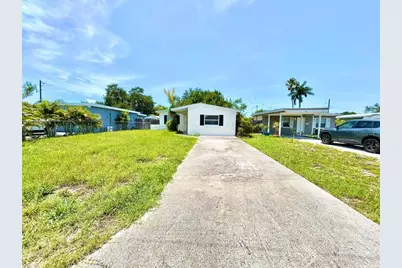 673 59th Street S, Saint Petersburg, FL 33707 - Photo 3