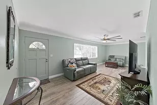 5931 49th Ave N, Saint Petersburg, FL 33709 - Photo 7