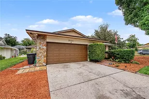 901 Tarawood Ln, Valrico, FL 33594 - Photo 5