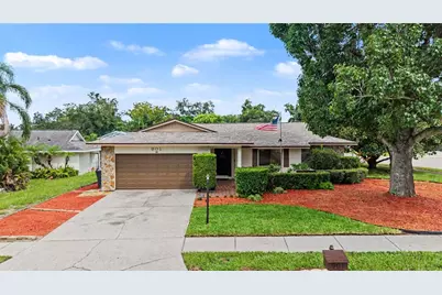 901 Tarawood Lane, Valrico, FL 33594 - Photo 1