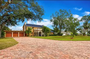 4929 N River Shore Dr, Tampa, FL 33603 - Photo 11