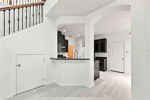 5156 Bay Isle Cir, Clearwater, FL 33760 - Photo 7