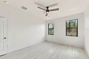 5156 Bay Isle Cir, Clearwater, FL 33760 - Photo 15