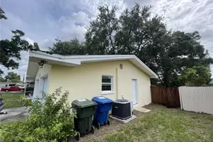 635 Deville Dr E, Largo, FL 33771 - Photo 3