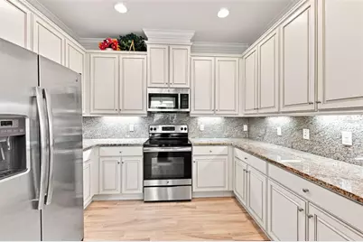 623 Chipper Drive, Sun City Center, FL 33573 - Photo 9