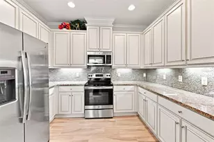 623 Chipper Dr, Sun City Center, FL 33573 - Photo 9