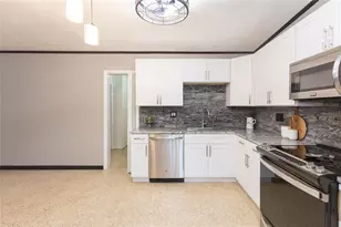 8813 SE Flame Vine Ave, Seminole, FL 33777 - Photo 9