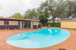 8813 SE Flame Vine Ave, Seminole, FL 33777 - Photo 33