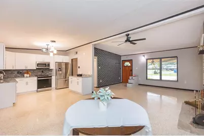 8813 SE Flame Vine Avenue, Seminole, FL 33777 - Photo 5