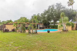8813 SE Flame Vine Ave, Seminole, FL 33777 - Photo 35