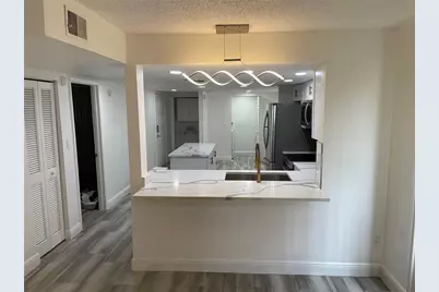 4965 Puritan Circle #401, Tampa, FL 33617 - Photo 3