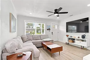 1701 41st St S, Saint Petersburg, FL 33711 - Photo 7