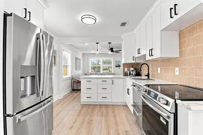 1701 41st Street S, Saint Petersburg, FL 33711 - Photo 11