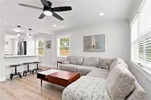 1701 41st St S, Saint Petersburg, FL 33711 - Photo 5