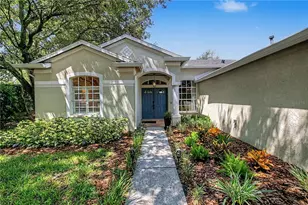 9402 Hunters Pond Dr, Tampa, FL 33647 - Photo 3