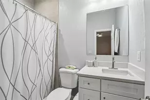 2703 Auburn Ave W, Tampa, FL 33614 - Photo 17