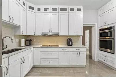 2703 Auburn Avenue W, Tampa, FL 33614 - Photo 9