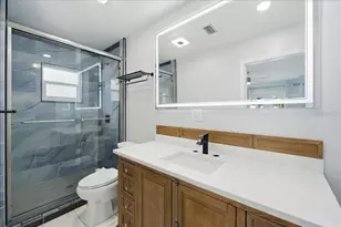 311 45th Ave N, Saint Petersburg, FL 33703 - Photo 17