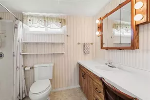37249 Hammond Dr, Zephyrhills, FL 33541 - Photo 13