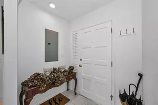 433 S Paula Dr, Dunedin, FL 34698 - Photo 9