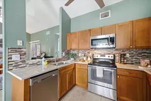 8304 Riverboat Dr, Tampa, FL 33637 - Photo 13