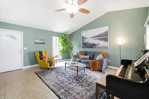 8304 Riverboat Dr, Tampa, FL 33637 - Photo 3