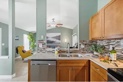 8304 Riverboat Drive, Tampa, FL 33637 - Photo 11