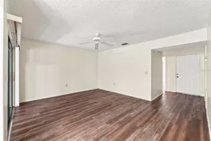 8013 Picketts Ct, Weeki Wachee, FL 34613 - Photo 7