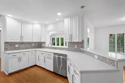 6663 Date Palm Avenue S, Saint Petersburg, FL 33707 - Photo 3