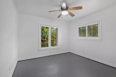 6663 Date Palm Avenue S, Saint Petersburg, FL 33707 - Photo 11