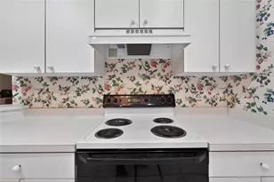 1023 McDaniel St, Sun City Center, FL 33573 - Photo 11
