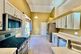 30728 Iverson Dr, Wesley Chapel, FL 33543 - Photo 9