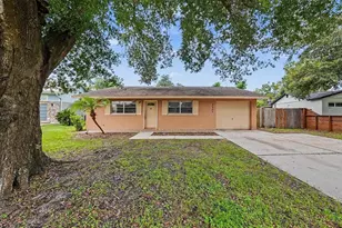 2451 Glenview Dr, Land O Lakes, FL 34639 - Photo 1