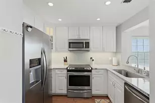 6817 Stonesthrow Cir N, Saint Petersburg, FL 33710 - Photo 3