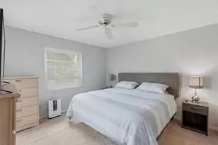 6817 Stonesthrow Cir N, Saint Petersburg, FL 33710 - Photo 13
