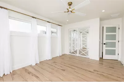 10350 Paradise Boulevard, Treasure Island, FL 33706 - Photo 25